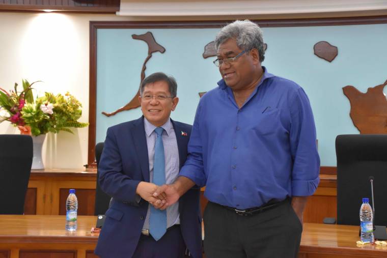 PR LALIE et HE CARINO